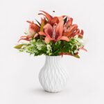 Arranjo Buquê de Lírio Coral Permanente Vaso Arenito - Branco