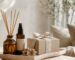 Kit aromatizador para presente com difusor, home spray e caixa neutra sobre bandeja